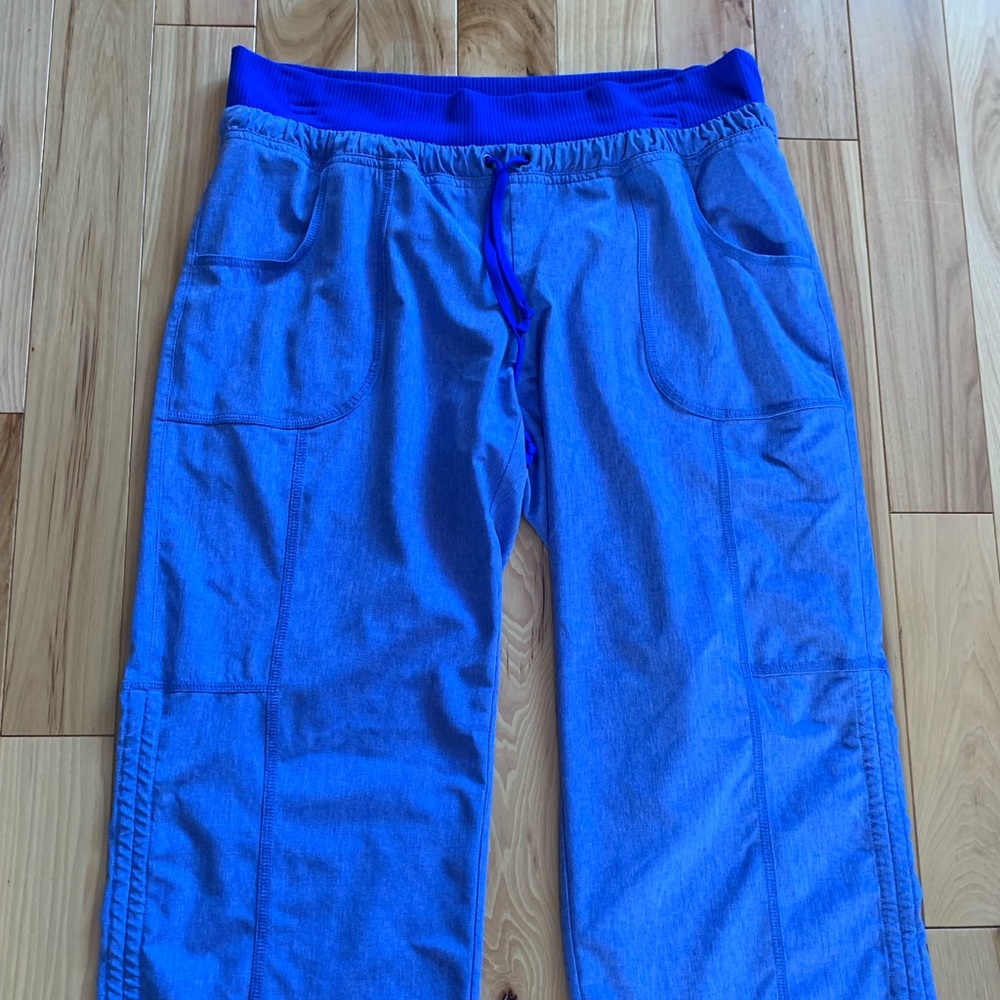 Athleta Allegro Rouched Capri Blue Sz 12